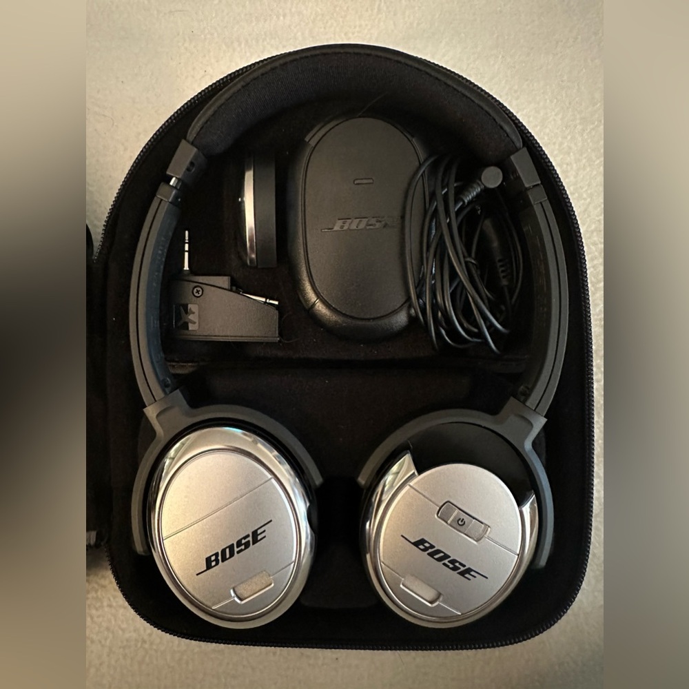 Bose QuietComfort 3 Acoustic Noise Cancelling Headphones
